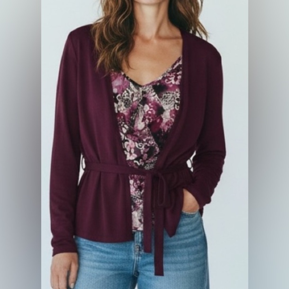 New Covington Burgundy Pink blouse Cardigan Ruffle Front
Lace Print